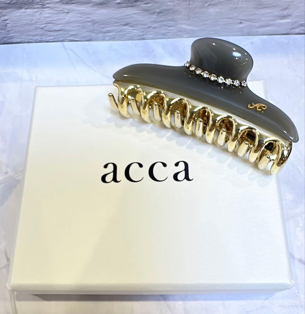 【新品未使用】ACCA ヘアクリップ グレー Mサイズ ロゴ入り
