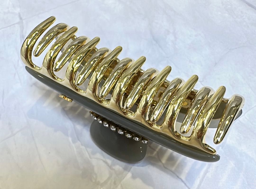 【新品未使用】ACCA ヘアクリップ グレー Mサイズ ロゴ入り