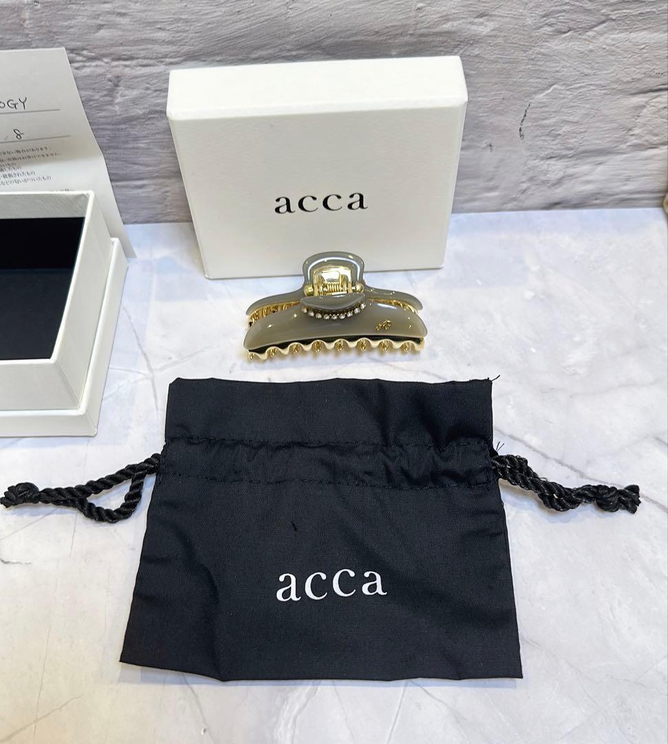 【新品未使用】ACCA ヘアクリップ グレー Mサイズ ロゴ入り