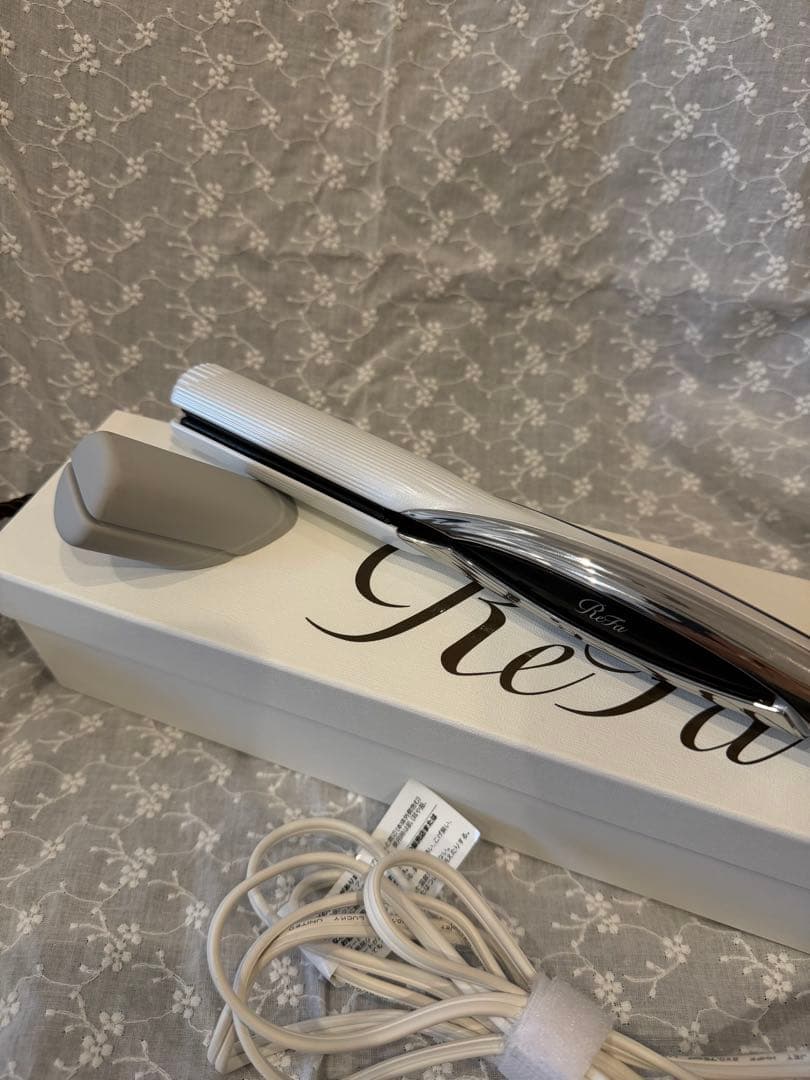 リファ⭐︎ストレートアイロン