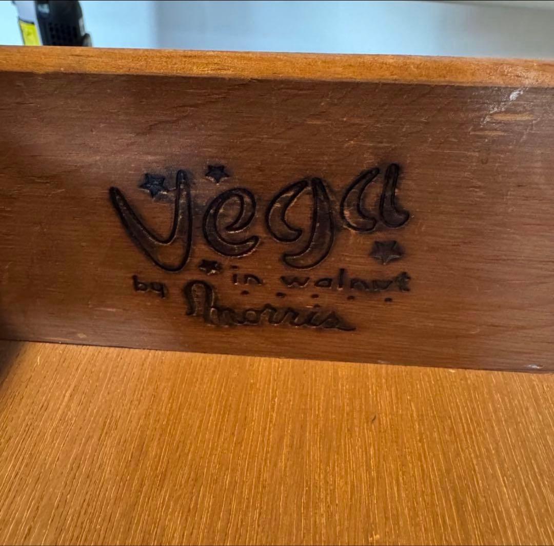 ウォルナット製ミッドセンチュリー5段チェスト　　北欧　Amal