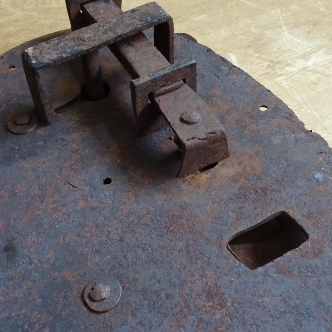 錆び鉄　古鉄　蔵 金具　アンティーク　金物　土蔵の蔵戸の金具
