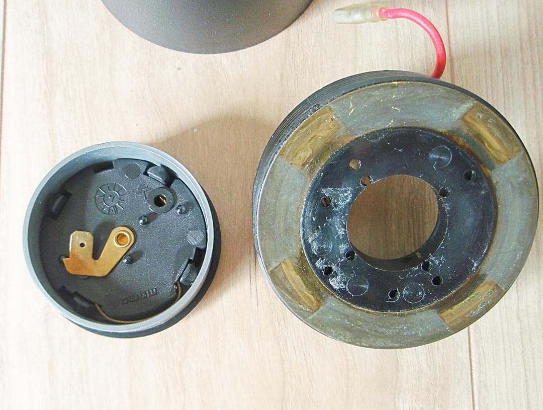 MOMO INDY ホーン・ボス付きウッドステアリング 木製ハンドル インディ