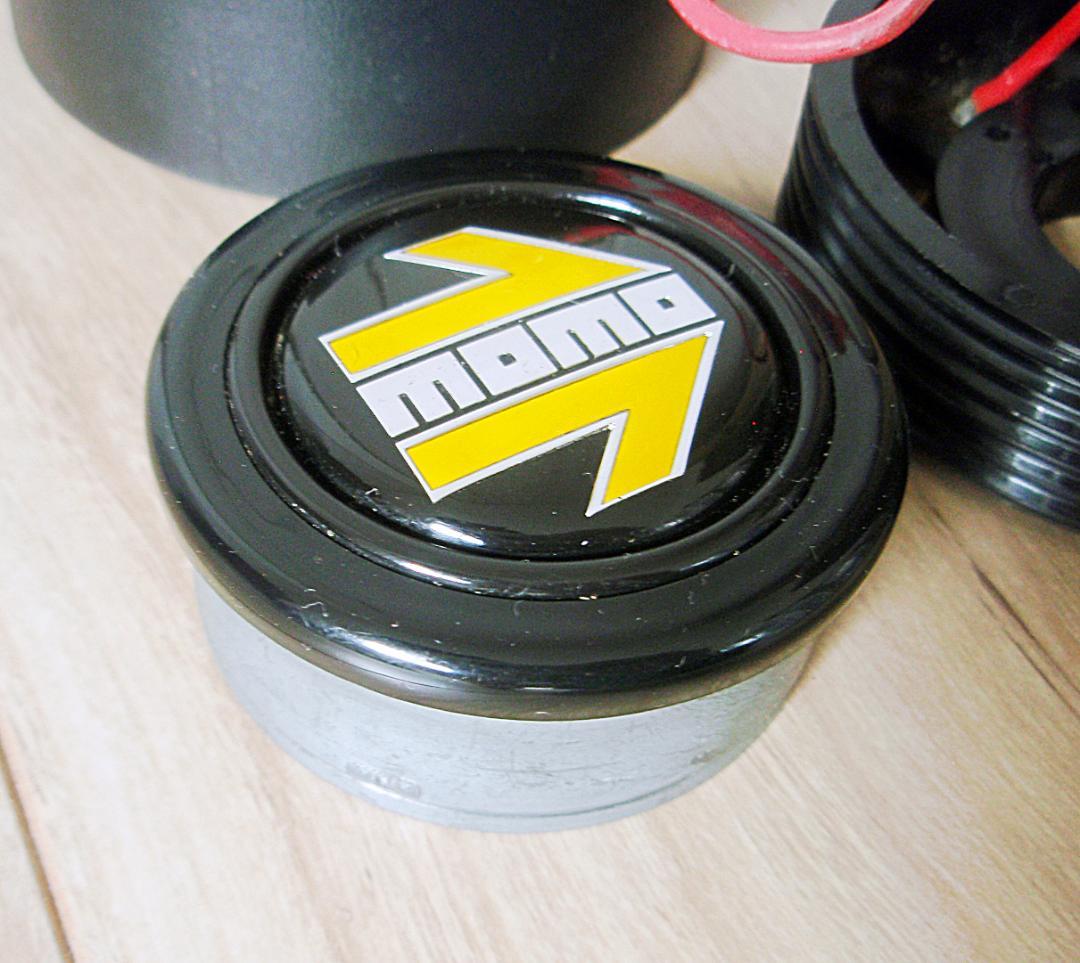 MOMO INDY ホーン・ボス付きウッドステアリング 木製ハンドル インディ