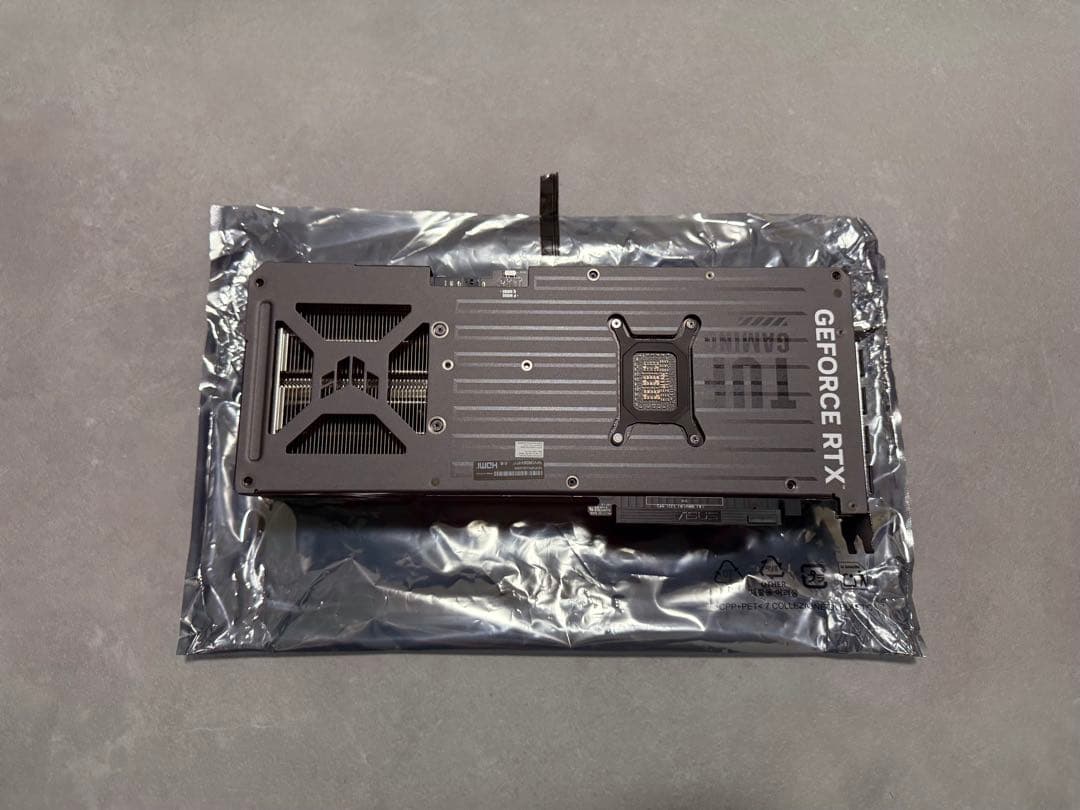 ASUS TUFGAMING GEFORCE RTX5070 グラフィックボード