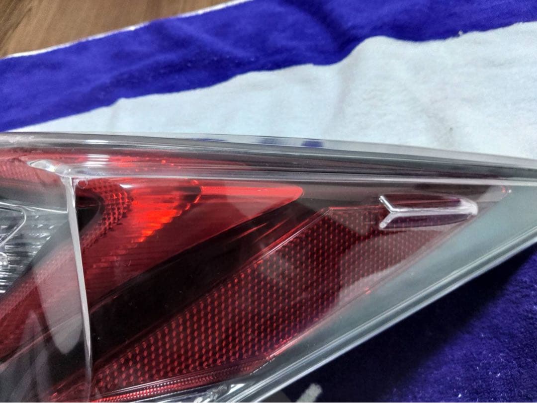 トヨタ　プリウス　50 前期　テールランプ　ICHIKOH 47-87