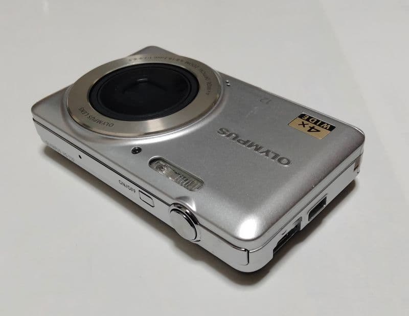 デジタルカメラ　OLYMPUS　VG-110　シルバー