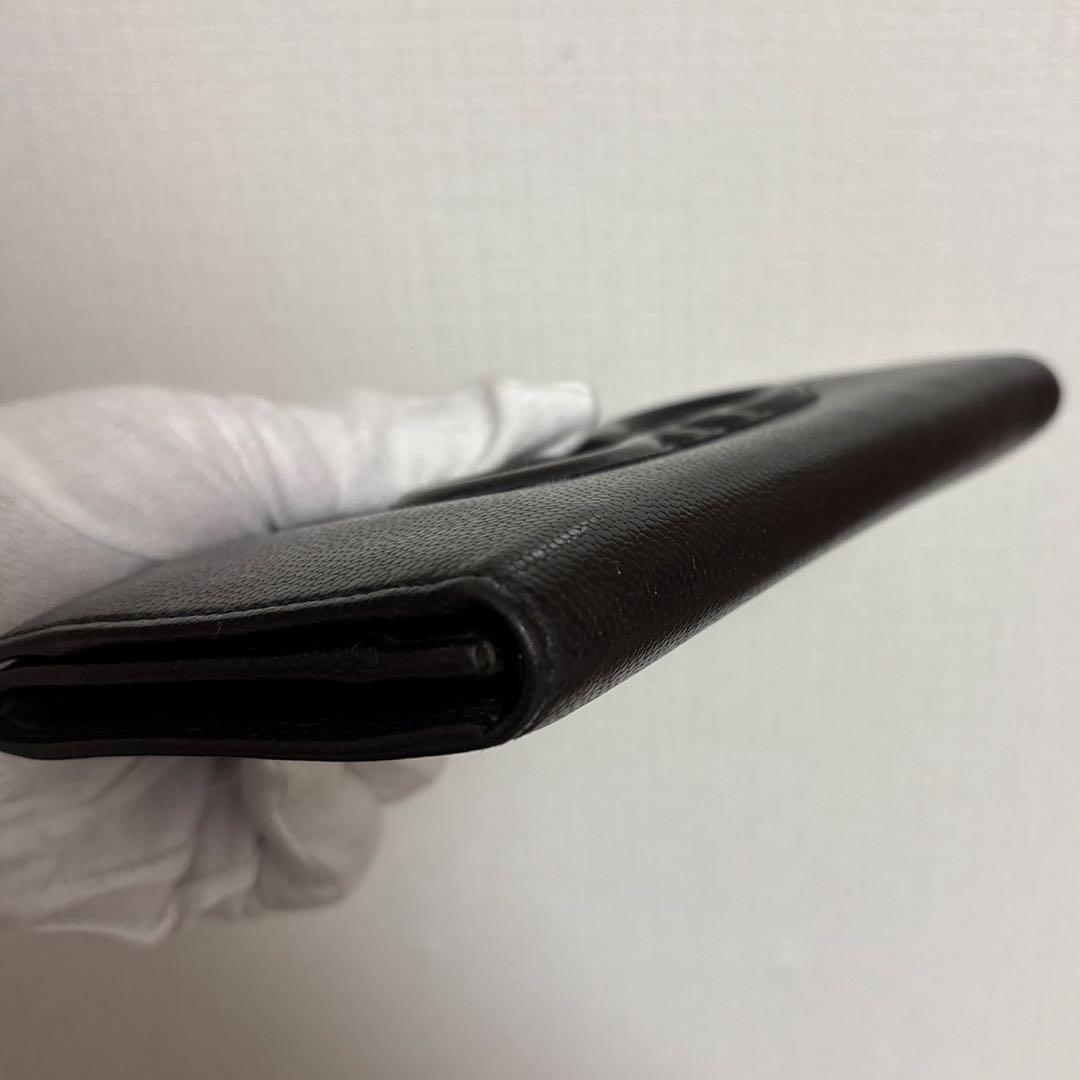 フェラガモ ガンチーニ エンボス ブラック×ゴールドラメ 長財布