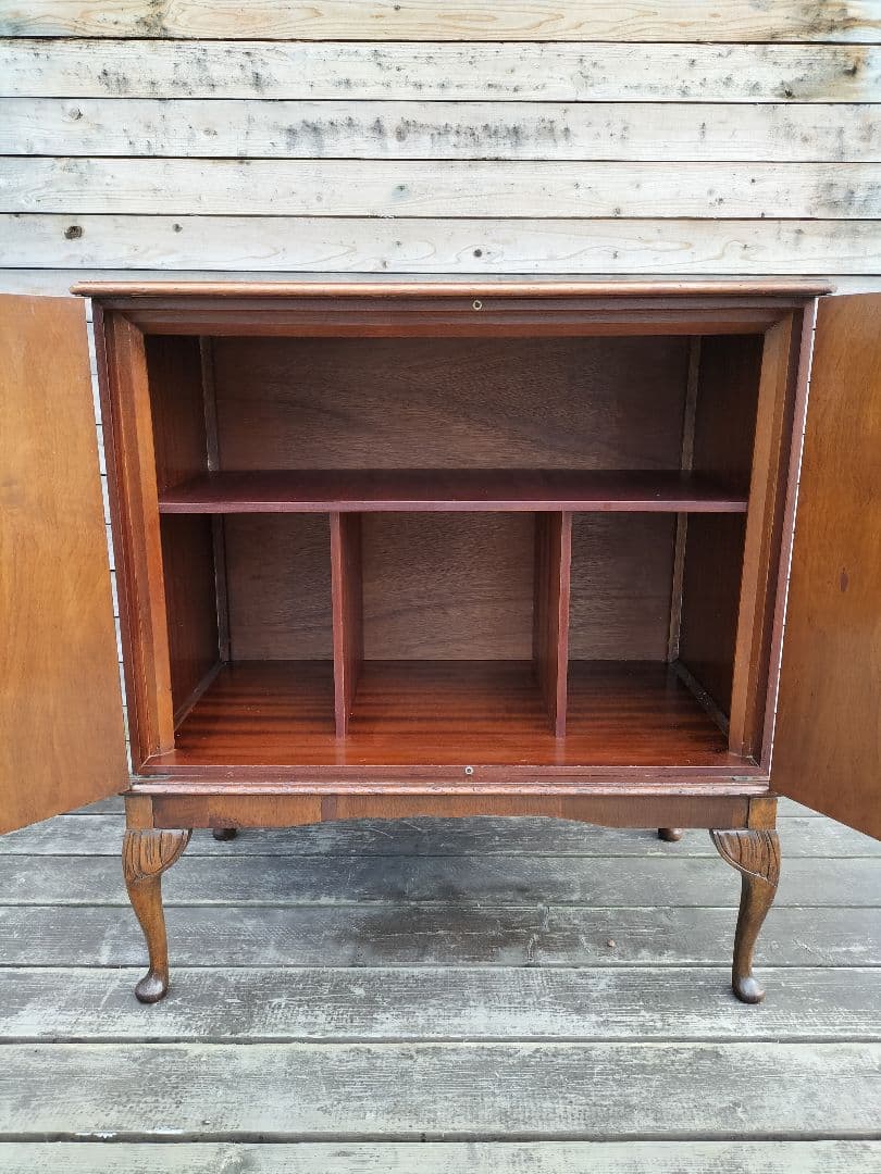 M♦n送料込 英国イギリスアンティーク　サイドボード 猫脚