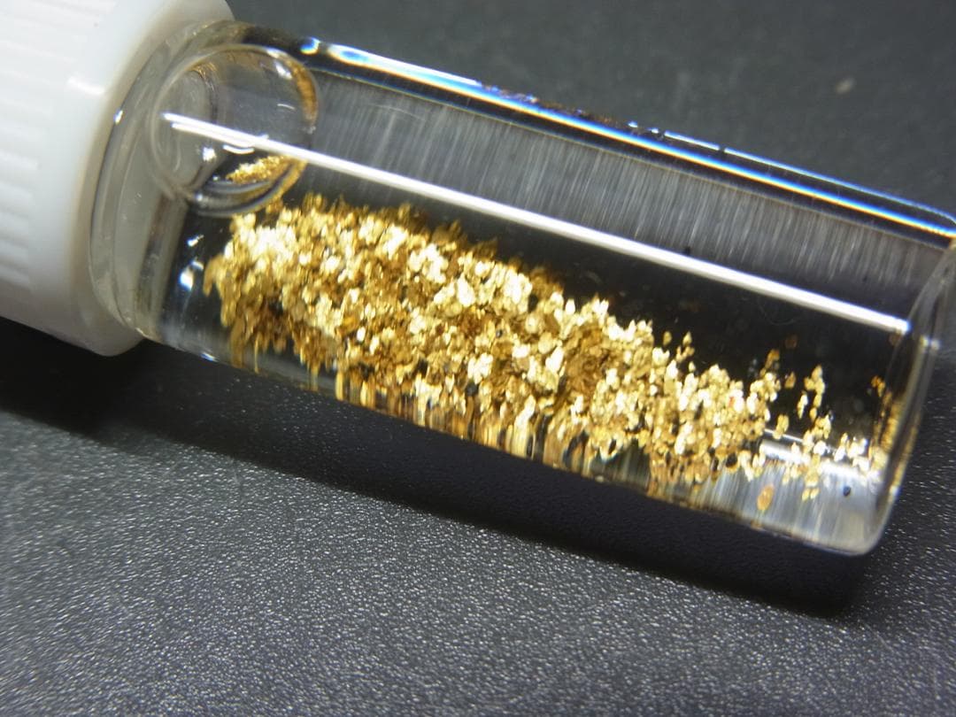 浜砂金 たくさん　北海道苫前郡初山別村 初山別海岸