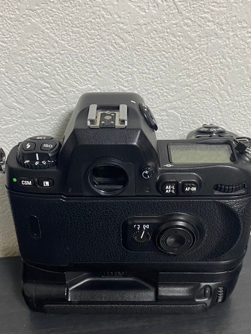 Nikon F100フィルムカメラ　グリップ付き