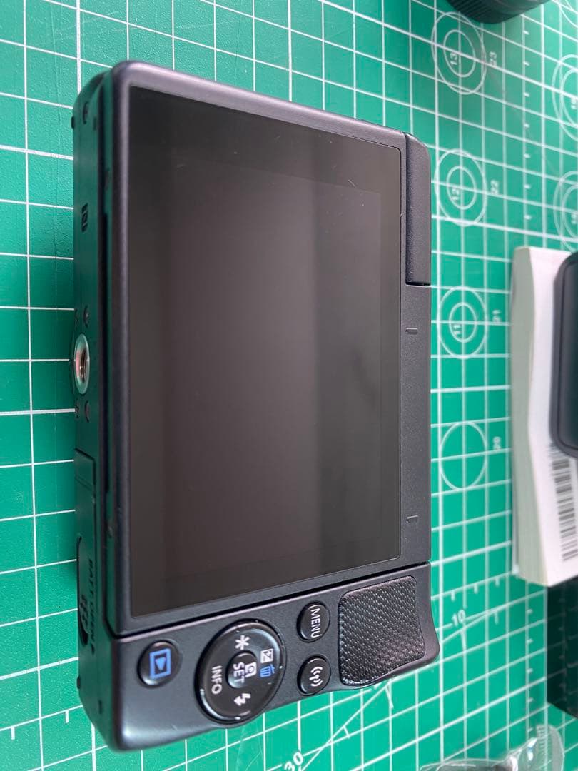 【美品】Canon EOS M100 ブラック レンズ複数本セット 動作確認済