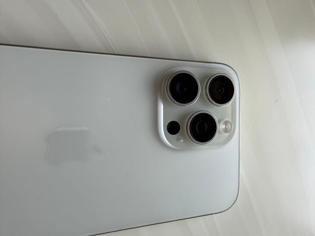 iPhone15 ProMax 512GB ホワイトチタニウム SIMフリー箱付