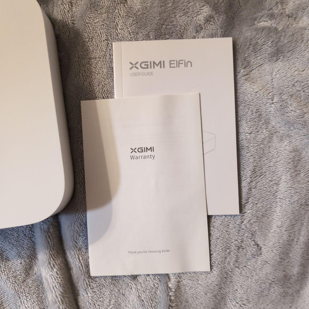 XGIMI Elfin 1080Pプロジェクター 本体と三脚