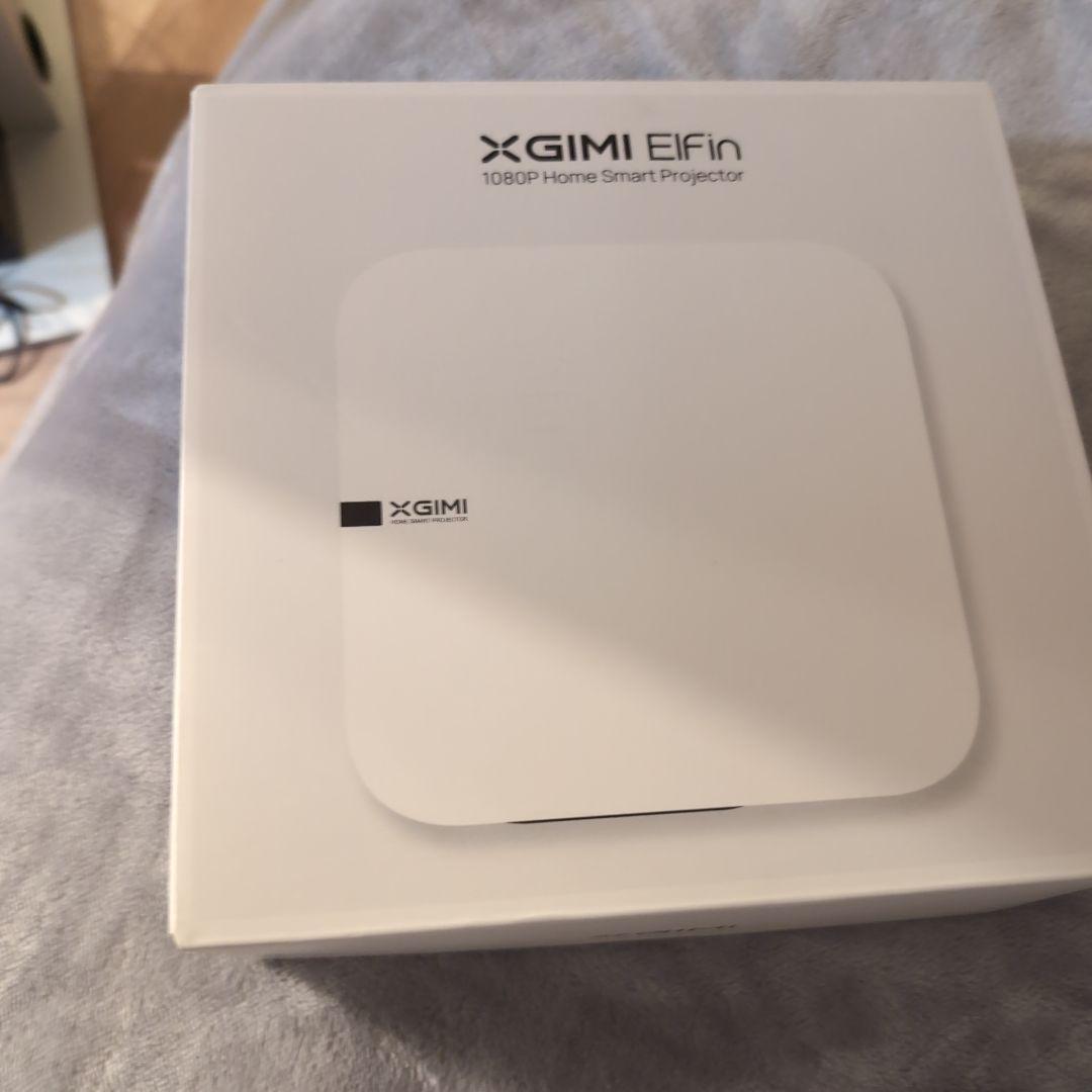 XGIMI Elfin 1080Pプロジェクター 本体と三脚
