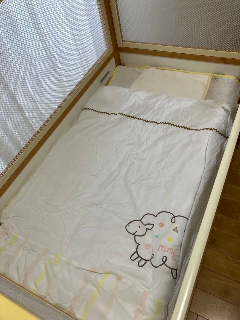 ななな　木製メッシュベビーベッド 株式会社ヤマサキ　日本製　布団付き