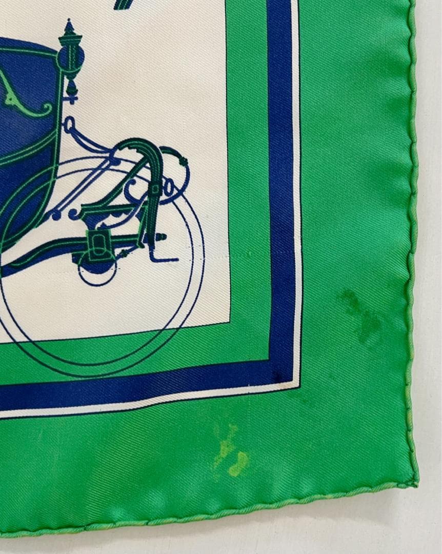 【HERMES】エルメス　プチカレ45　馬車柄　シルク100%　ブルーグリーン