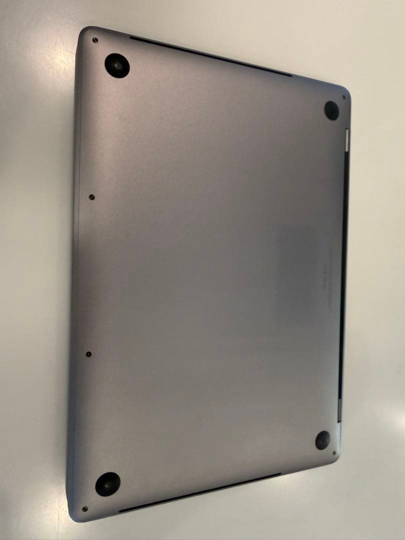 2019 MacBook Pro 13インチ（i7/16GB/1TB SSD)