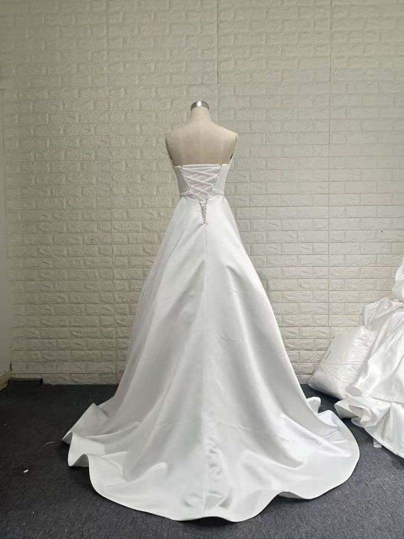 ホワイトAライン　ウェディングドレス