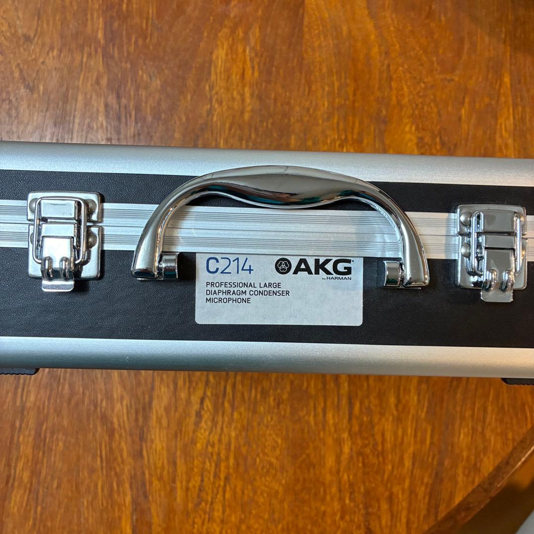 【美品】AKG C214 コンデンサーマイク ハードケース付き　マイクケーブル付