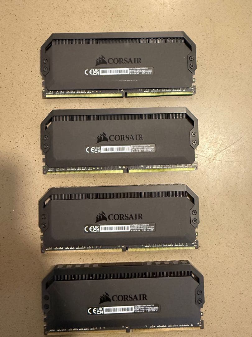 Corsair DDR4-3200MHz メモリ 32GB（8GB ×4枚）