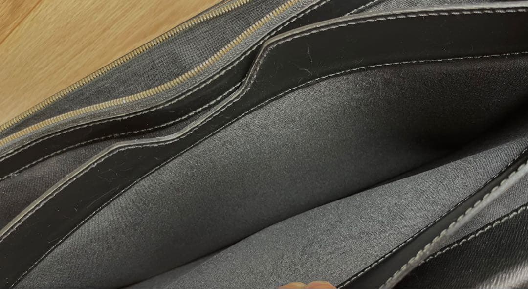 A*M様 【正規品】LOUIS VUITTON エピロブスト 1ビジネスバック【