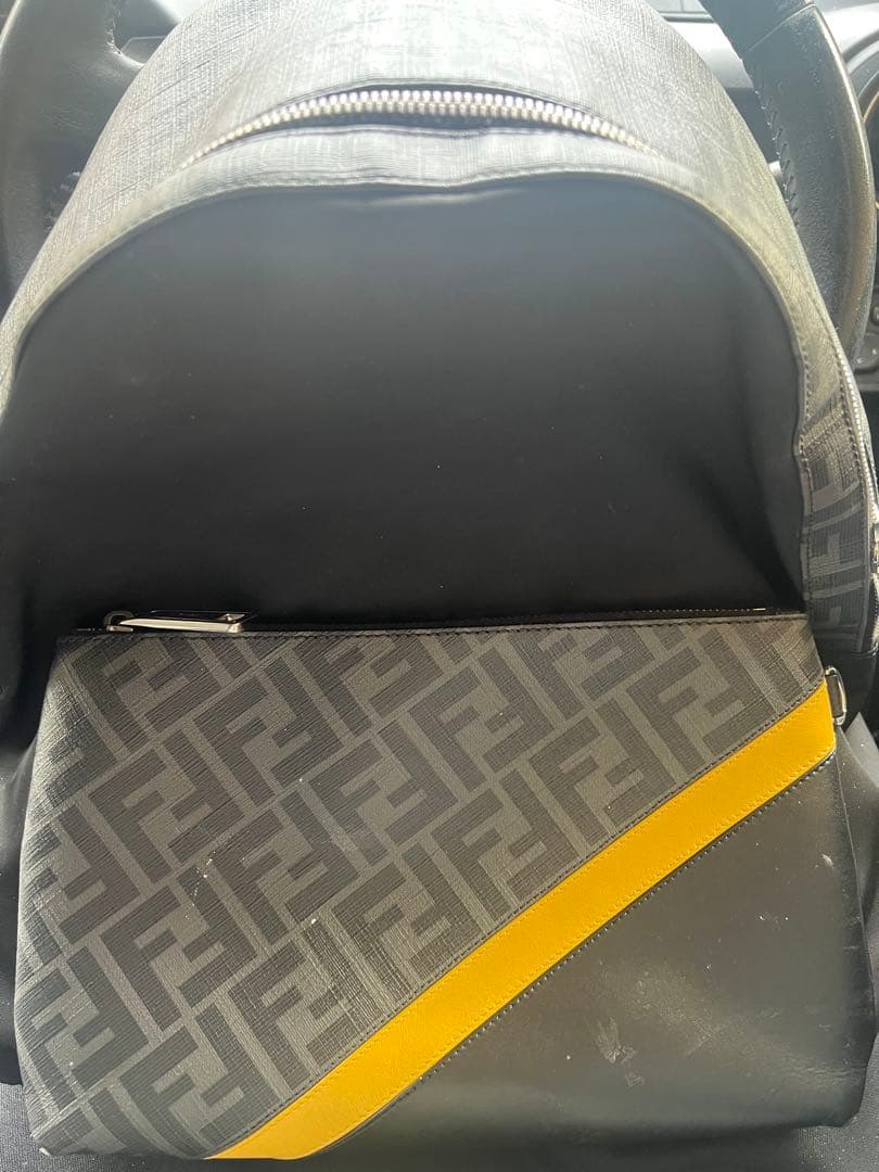 FENDI バックパック ブラック/イエロー