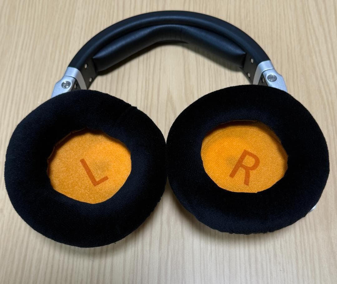 ヘッドホン NEUMANN NDH30