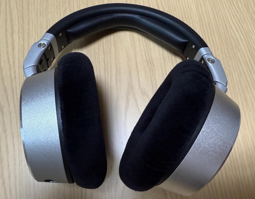 ヘッドホン NEUMANN NDH30