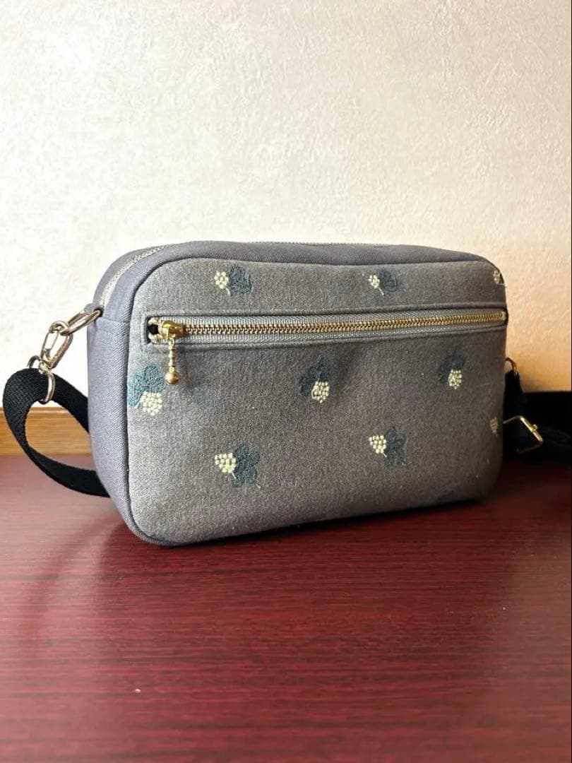 ミナペルホネン light berry dopショルダーバック