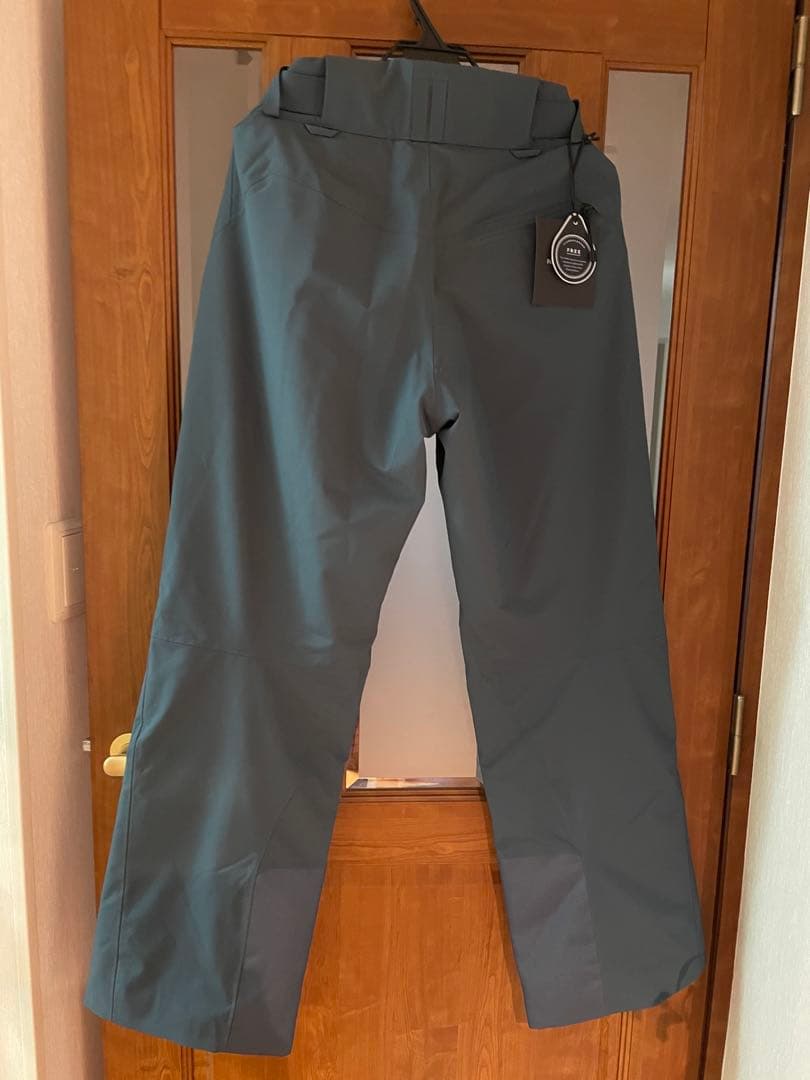 新品未使用　ピークパフォーマンス　マルーン2パンツ　スキーウェア　ボードウェア