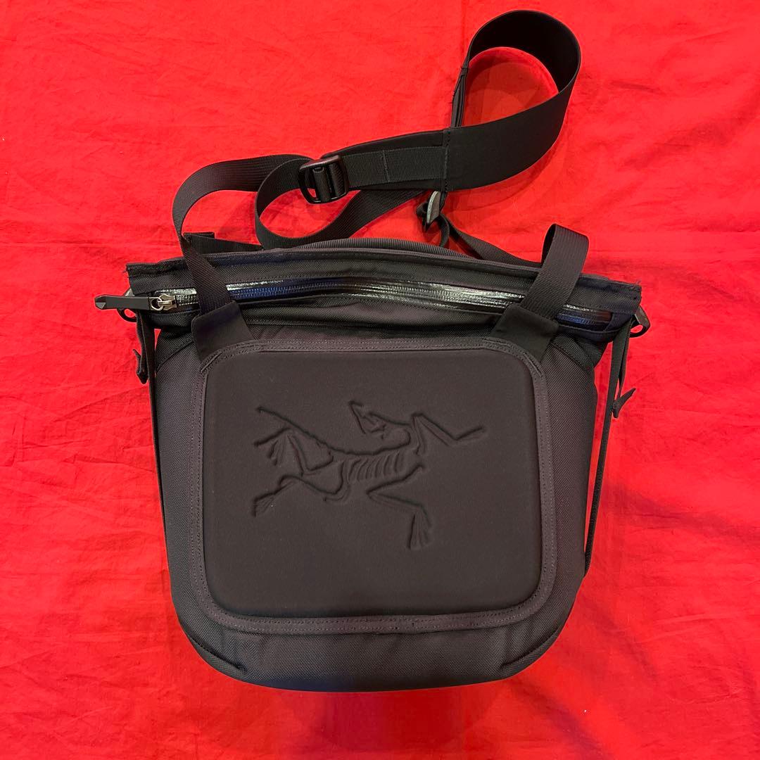 【廃番モデル】　アークテリクス　アロー8　arro 8　ショルダーバッグ