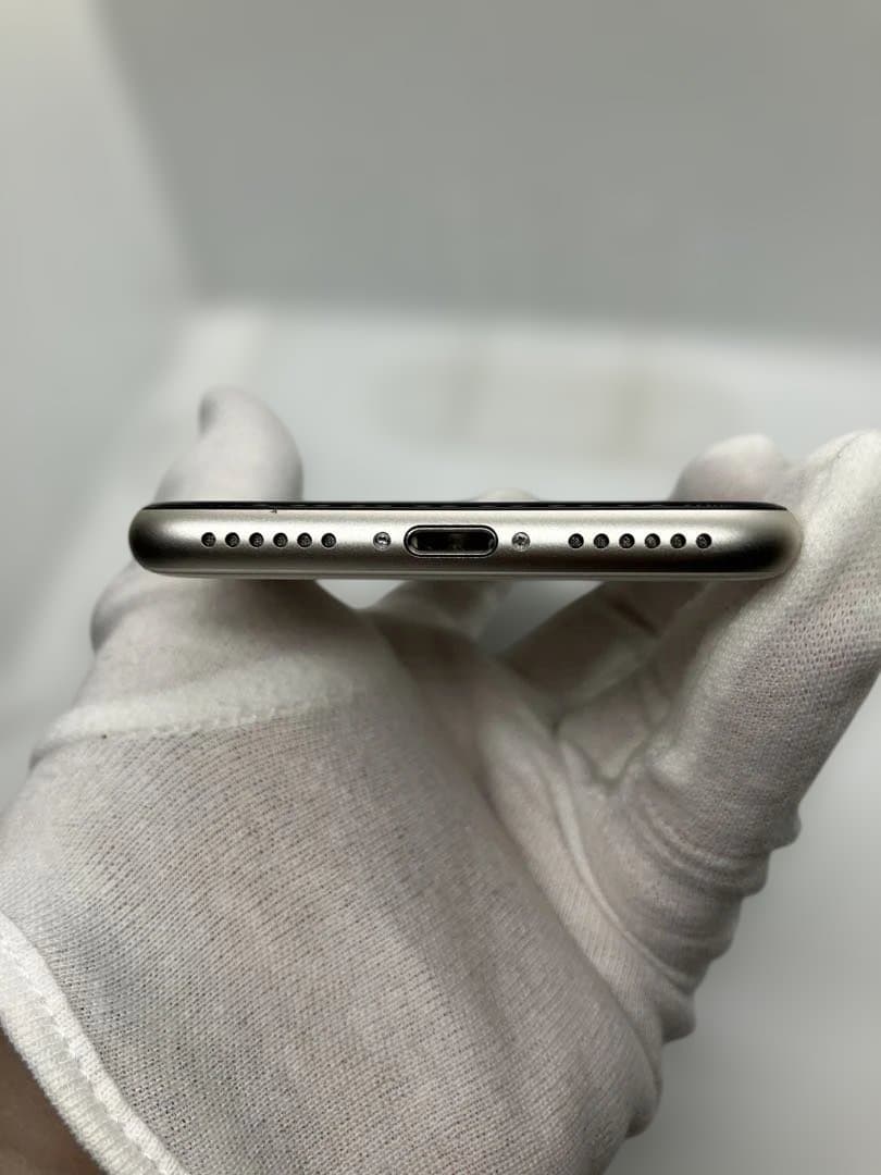 iPhone SE (第3世代) 64GB美品 SIMフリー バッテリー100%