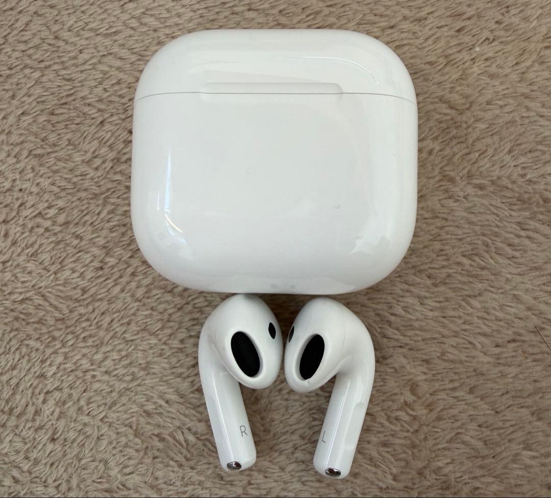 AirPods 4世代　ノイズキャンセリング搭載モデル　限定保証◯