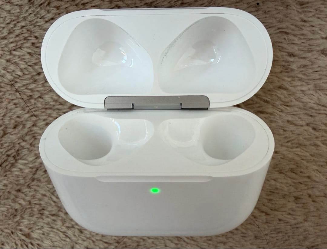 AirPods 4世代　ノイズキャンセリング搭載モデル　限定保証◯