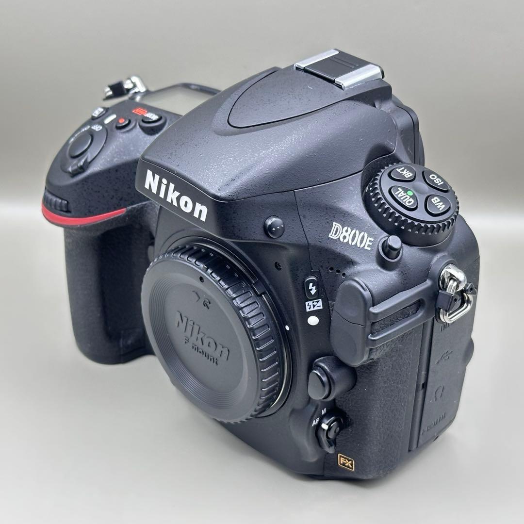 Nikon D800E ボディ ショット数5330枚