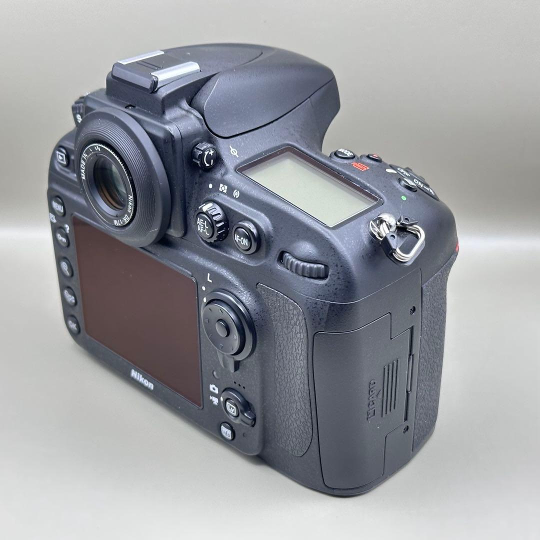 Nikon D800E ボディ ショット数5330枚