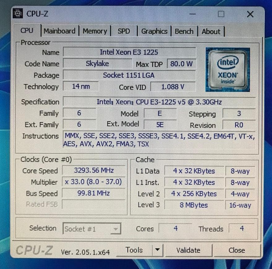 動作 HP Z240 Tower (E3-1225v5/8GB/Win11)
