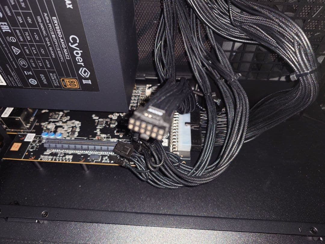 SPARKLE eGPUBOX Studio-G Ultra 850[中古]