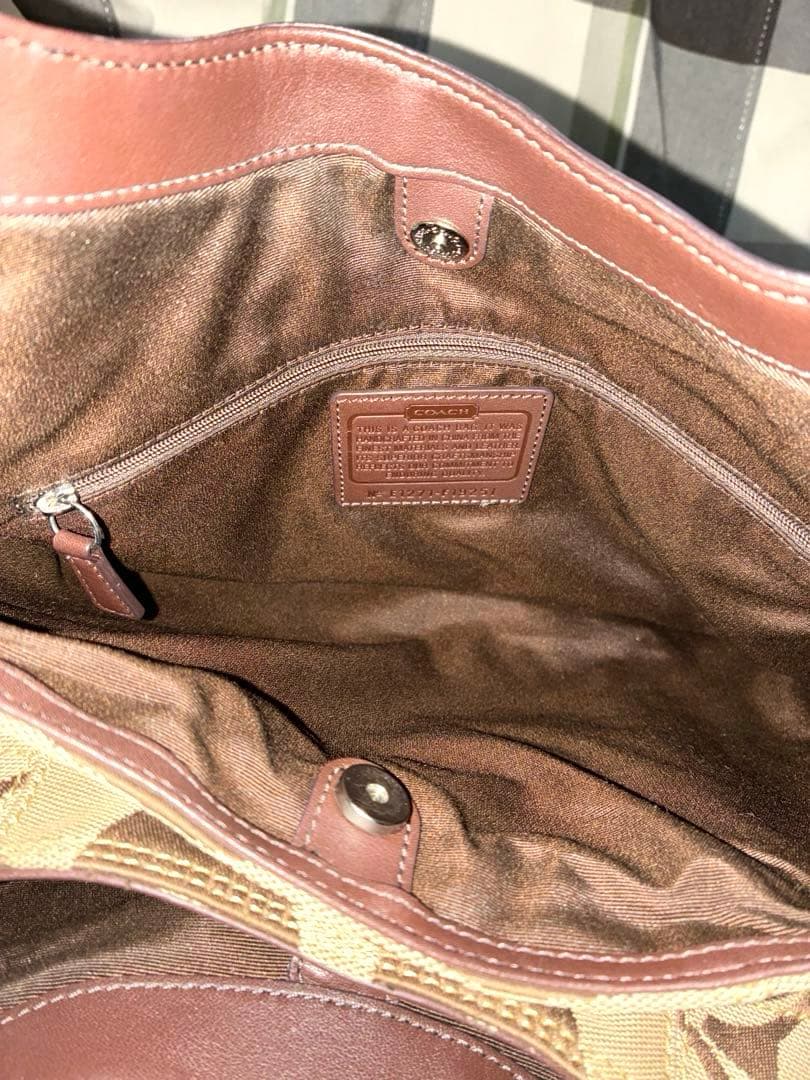 ひまわり❤︎プロフお読みください COACHロゴプリント ショルダーバッグ