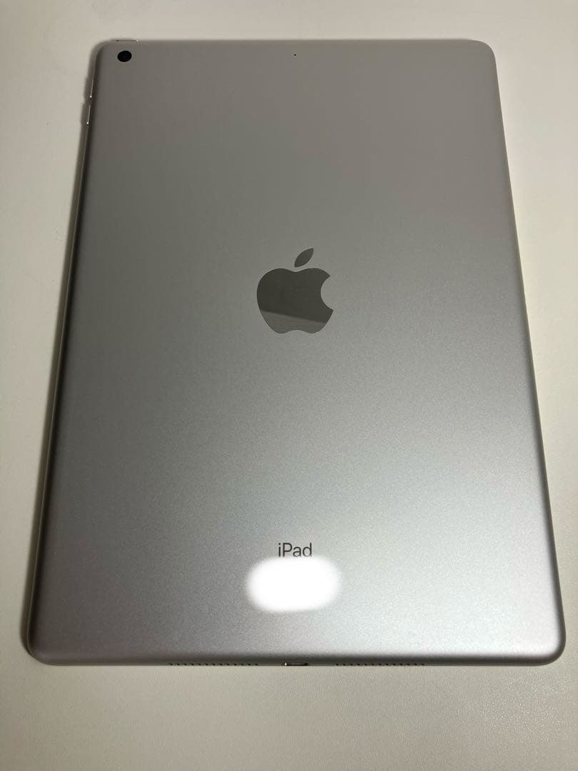 iPad 第8世代 32GB Wi-Fi MYLA2J/A
