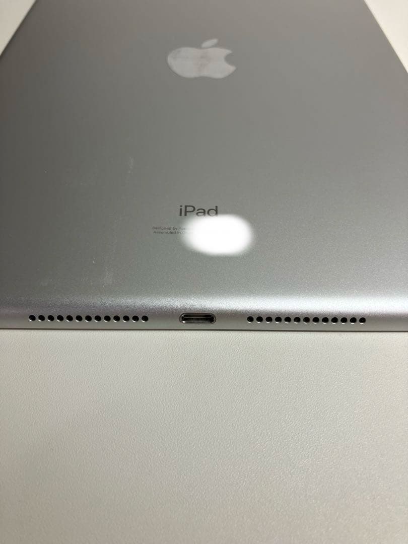iPad 第8世代 32GB Wi-Fi MYLA2J/A