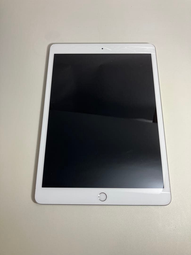 iPad 第8世代 32GB Wi-Fi MYLA2J/A
