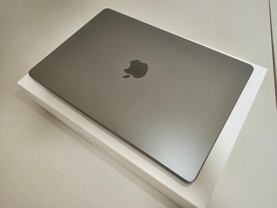 MacBook M2 Pro 14.2インチ A2779 MPHE3J/A