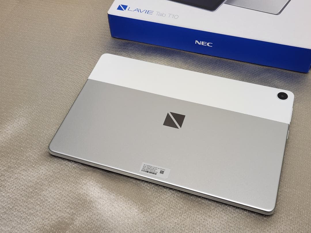 LAVIE Tab T10 T1055／EAS 使用回数20回程度 美品 箱付き