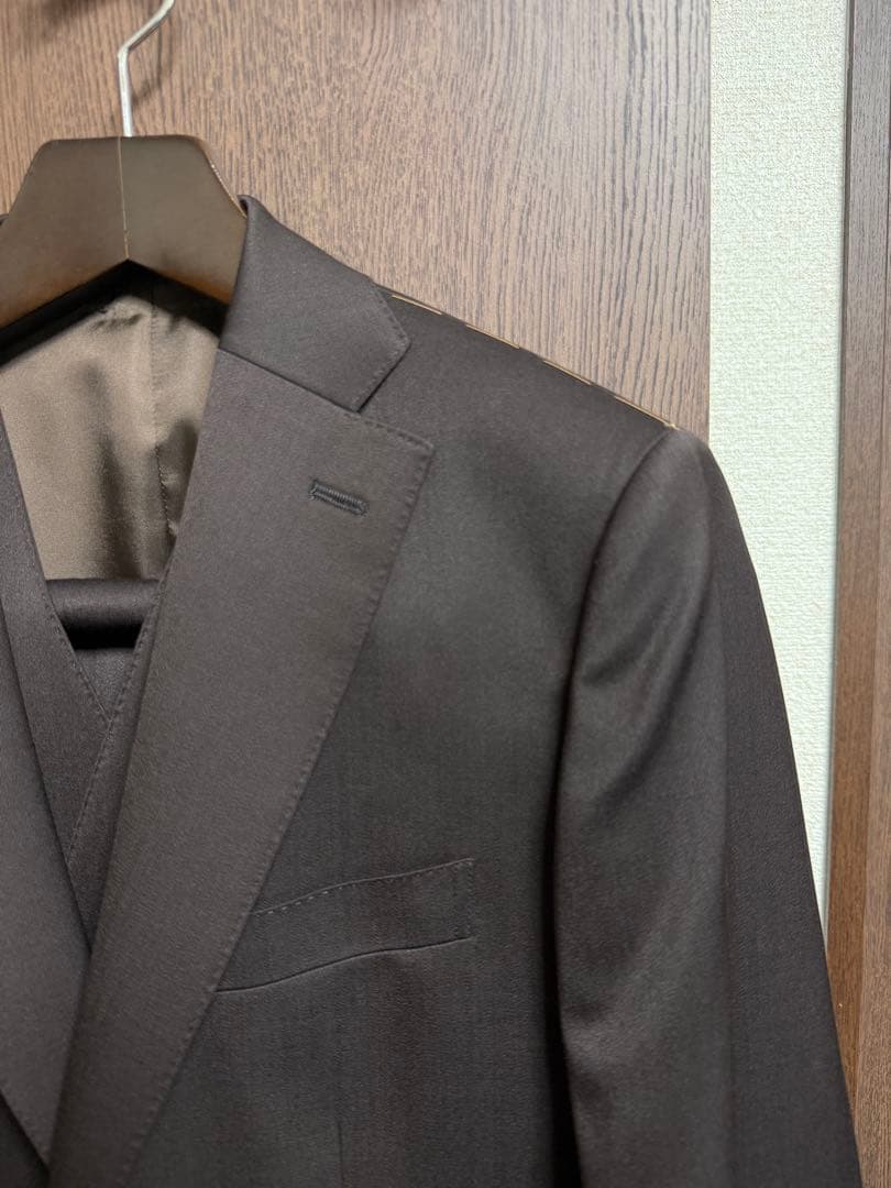 A6新品未使用！秋冬に最高！素敵なブラウン無地3ピーススーツ！希少サンプル品！