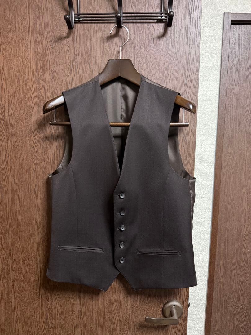 A6新品未使用！秋冬に最高！素敵なブラウン無地3ピーススーツ！希少サンプル品！