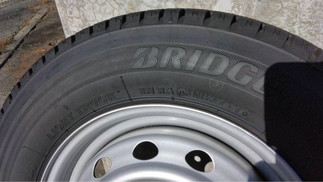 145/80R12 Bridgestone 4本スタットレスタイヤ・ホイール