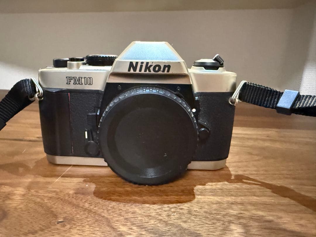 Nikon FM10 シルバー フィルムカメラ