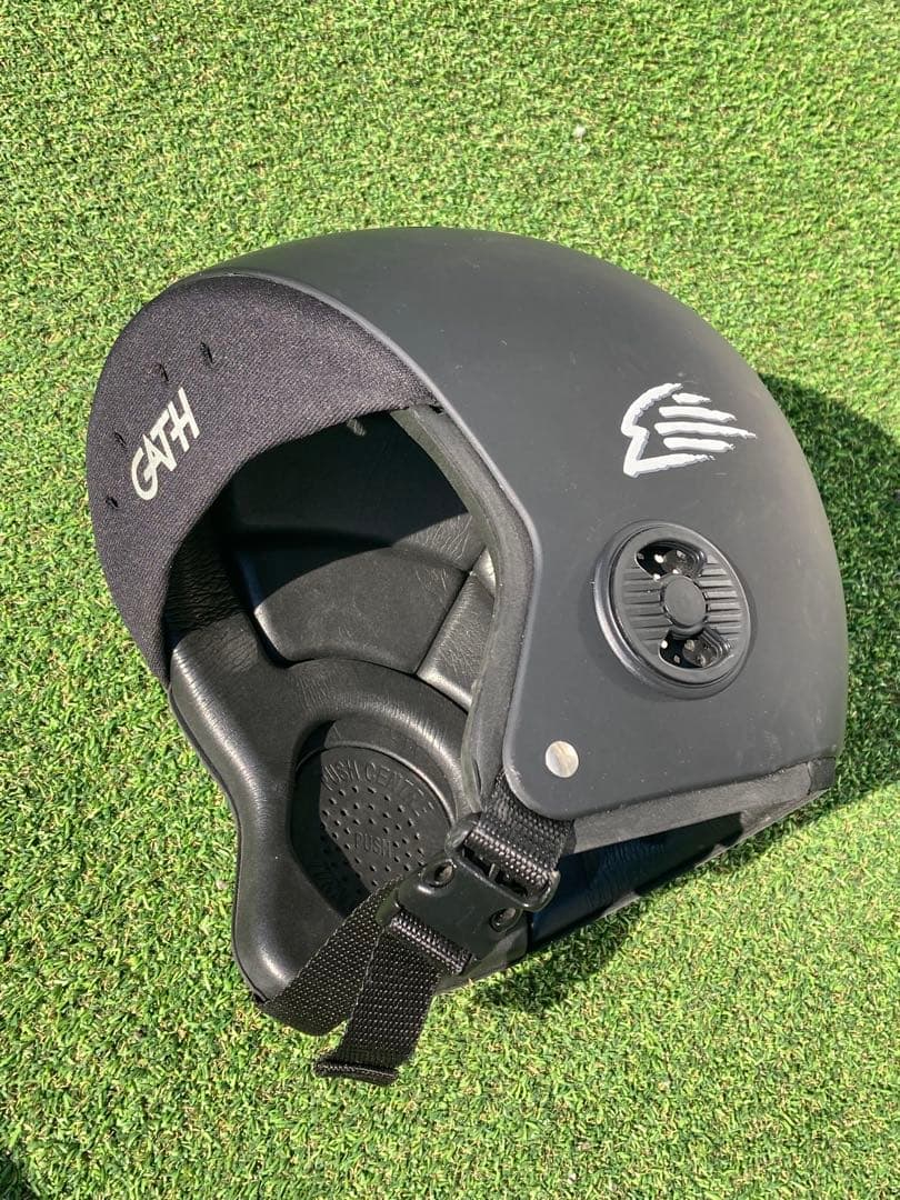 【値下】GATH サーフィン用ヘルメット